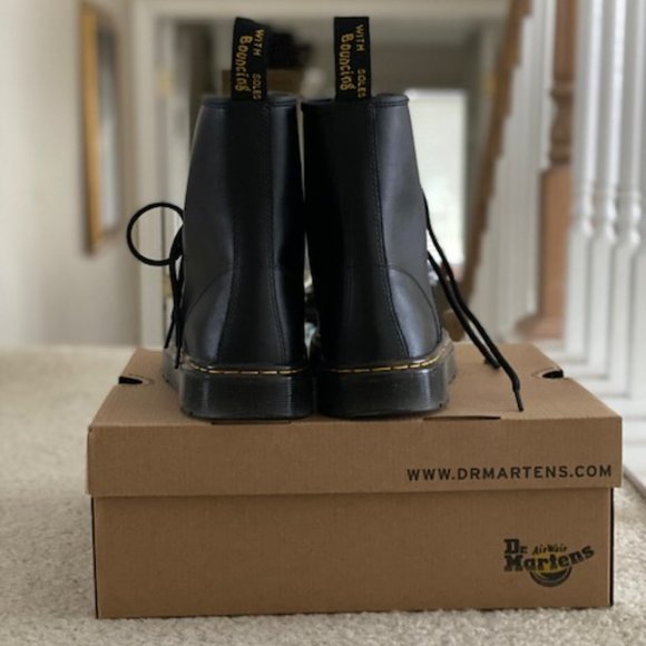 Dr. Martens "Zavala" Boot. UNISEX. Womens Size 11/Men's Size 10 - Picture 2 of 4